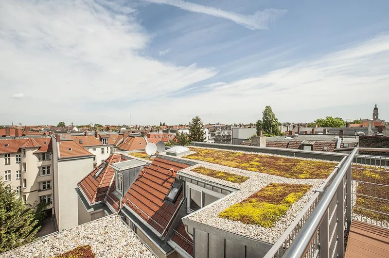 Penthousewohnung mit On-Top-Terrasse und Balkon — photo 1